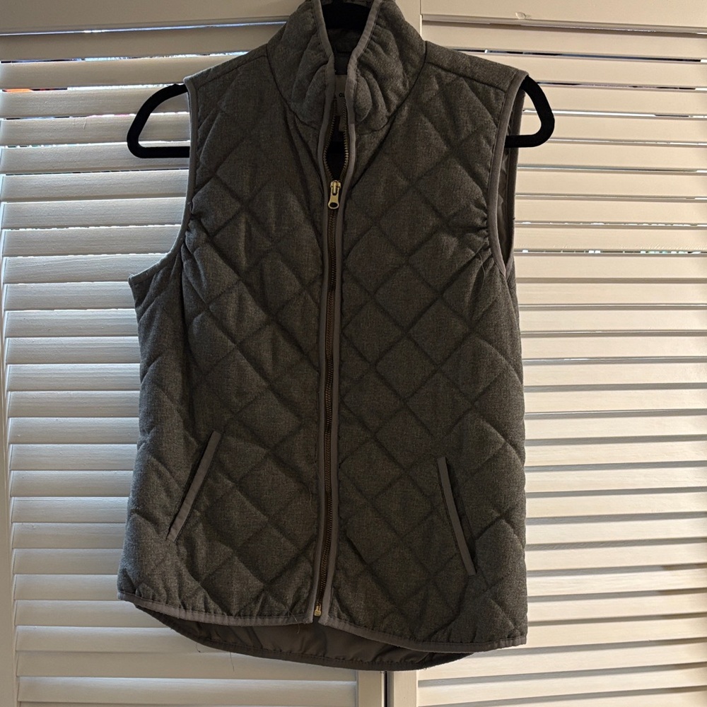Old Navy Charcoal Quilted Women's Vest